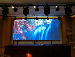 深圳燕山學校會議室P1.923小間距LED顯示屏